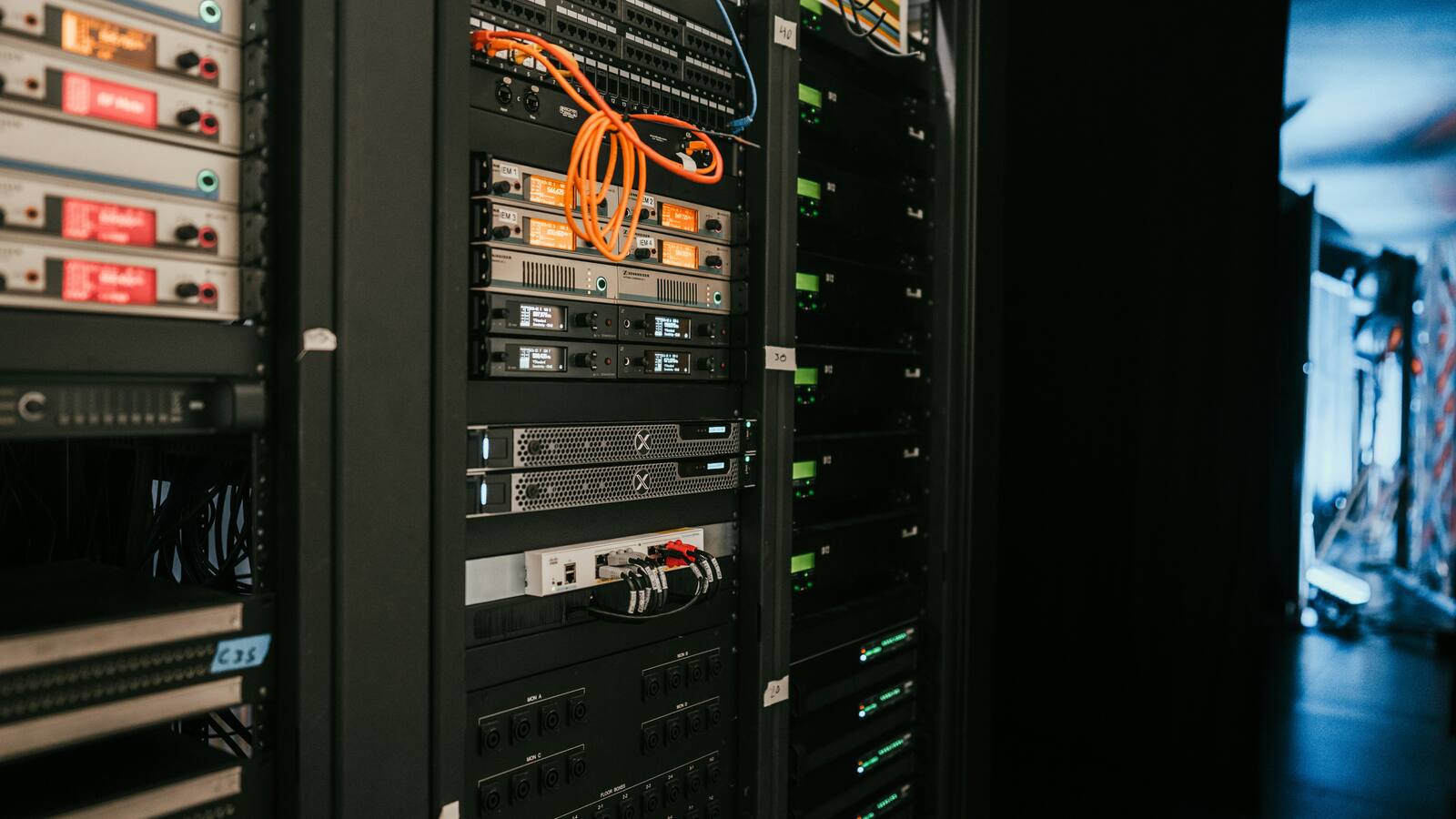 Rows of servers in a data centre rack.